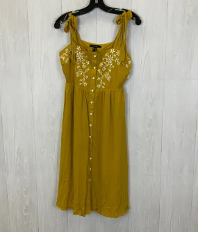 Dress Casual Midi By Forever 21  Size: M